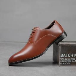 Leather shoes men 2022 new British handmade men's shoes large size business dress autumn men's shoes