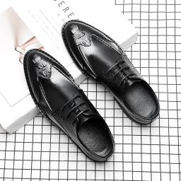 New men's pointed business faculty shoes crocodile seed Korean version of the trend British grid map