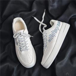 Spring and summer new 2022 low -top small white shoes leisure Korean college windboard shoes simple everyday wild student men's shoes
