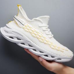 2020 summer new flying weaving comfort small white shoes light non-slip casual men's sports shoes student travel shoes