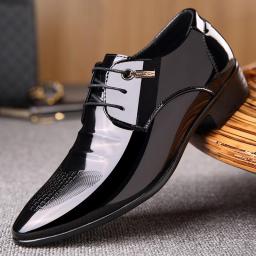 2022 Spring and Autumn New Men's Business Pushing Shoes Low British British Leisure Pointer Belt breathable men's shoes