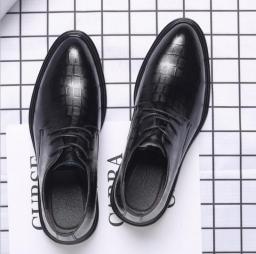 2022 new spring men's dress black business casual leather shoes Korean version of the daily office lace men's shoes