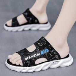 2022 new summer trend driving outside the wearing men's slippers anti-cooling waterproof beach skin sandals male