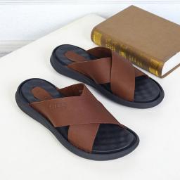 2022 summer new soft leather men's sandals simple light and easy to go online comfortable men's shoes