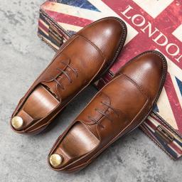 Brock carved leather shoes men's soft base autumn Korean version of the trend retro business dress British wild casual shoes
