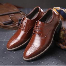 Business casual shoes British carved formal leather shoes second -layer cowhide men's large size wedding shoes