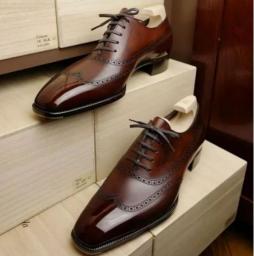 Business Is Equipped With Men's Shoes Breathable Bolk English Carving Low-heeled Dress Wedding Groom With Shoes