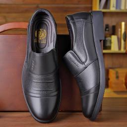 Casual leather shoes men's autumn air -breathable sleeve soft leather soft leather soft sole shoes brown leather kicking work Dad men's shoes