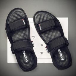 Casual sandals Men's Tide 2022 Summer New Men's Fashion Beach Shoes Korean Non -Schiping Milk Shoes