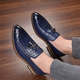 Leather Shoes Men's Embossed Korean Business Dress Wedding Shadow Building Men's Shoes Wedding Lang Spring Men's Shoes Casual Shoes