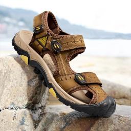 Men's beach shoes New Year's Eve new casual sandals men's leather mountain climbing outdoor shoes