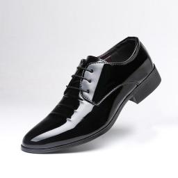 Men's business format Korean version of standing and pointed patent leather wedding shoes