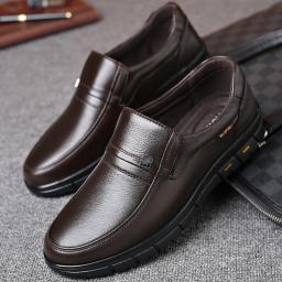 Men's Leather Sandals Anti -slip Hollow Dad Leisure Middle -aged And Elderly People Leather Skin Summer Breathable Hole Shoes