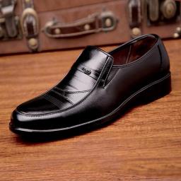 Men's shoes 2022 spring new breathable fashion trend business dress men's shoes casual groom marriage shoes