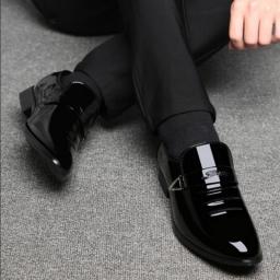Men's shoes new black set of legs