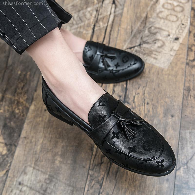 Men's shoes spring new youth Korean version of small leather shoes, British pointed tide shoes, men's tile pattern trendy bean shoes