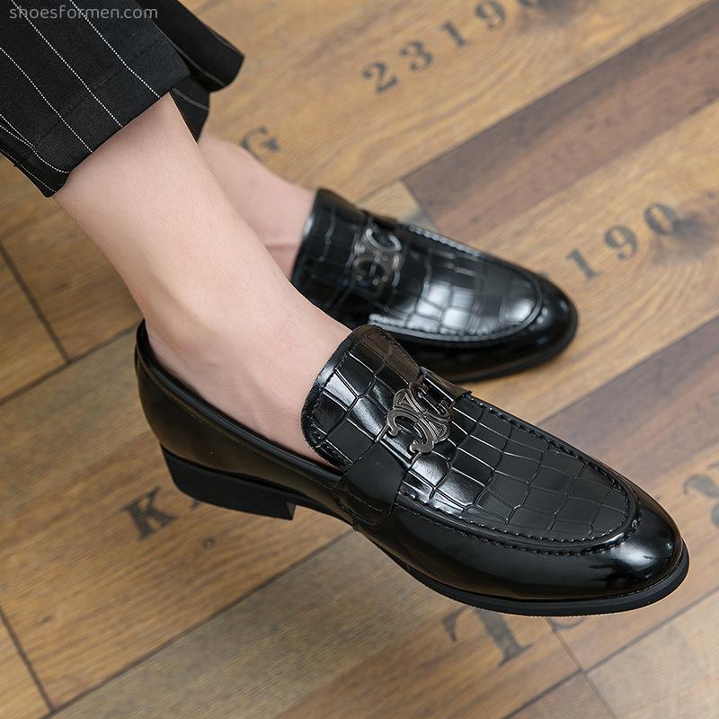 New British Fashion Retro Pointed Polarized Shoes Men's Business Crocodile Leather Shoes Set Hair Models Casual Tide Shoes