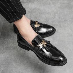 New leisure pointed tide hairstyle leather shoes Korean version of men's lacquer surface black low -top British loafers
