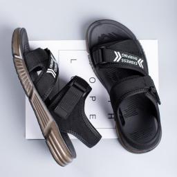 Sandals men 2022 Summer new teenagers fashion trendy beach shoes outdoor air -breathable air cushion casual sandals