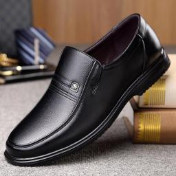 Spring business casual shoes leather leather men's middle -aged and elderly soft leather soft -bottomed cowhide small size big size dad shoes