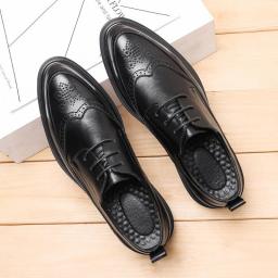 Spring Carved Lace Men's Shoes Thick Bottom Business Dress Pointed Shoes British Korean Version Of Breathable Fashion Casual Shoes