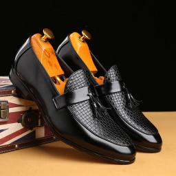 Spring new men's leather shoes casual dress trend British wind driving men's shoes pointed soda set foot