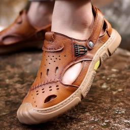 Summer men's leather tip cutting sandals fashion trend cave shoes Men's beach breathable head layer casual shoes