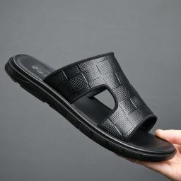 Summer new men's beach shoes leather sandwear layer leather leisure out skin slippers fashion men's shoes
