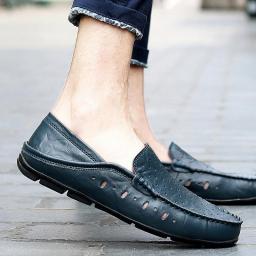 Summer new men's shoe hollow air -breathable sandals one foot kick driver driver driving bean bean shoes casual leather shoes