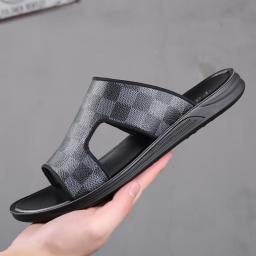 Summer New Outdoor Word Drag Men's Beach Shoes Trendy Personality Sandals Men's Trendy Plaid Slippers