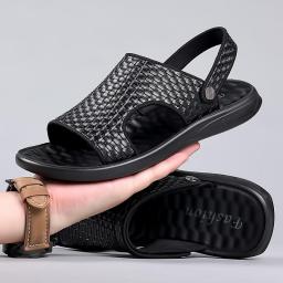 Summer New Soft Bottom Men's Beach Shoes Outdoor Leisure Anti -slip Sandalwood Fashion Trend Sandals Men