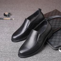 Winter business casual leather shoes men's low-hand shoes men's shoes leather pointed tip with high work wedding shoes